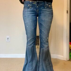 True religion low rise, flare jean, size: 25, inseam: 30”